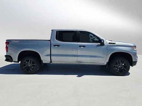 Used 2023 Chevrolet Silverado 1500 LT Trail Boss w/ Convenience Package II AWD/4WD image 2