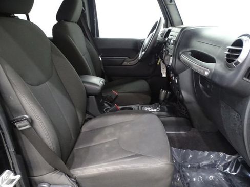 Used 2018 Jeep Wrangler Unlimited Sport AWD/4WD image 17