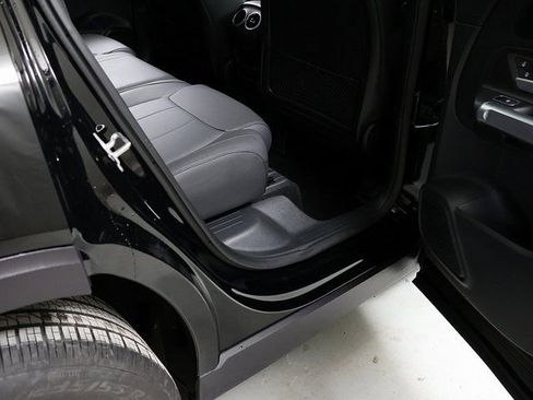 Certified 2026 Mercedes-Benz GLB 250 4MATIC image 31