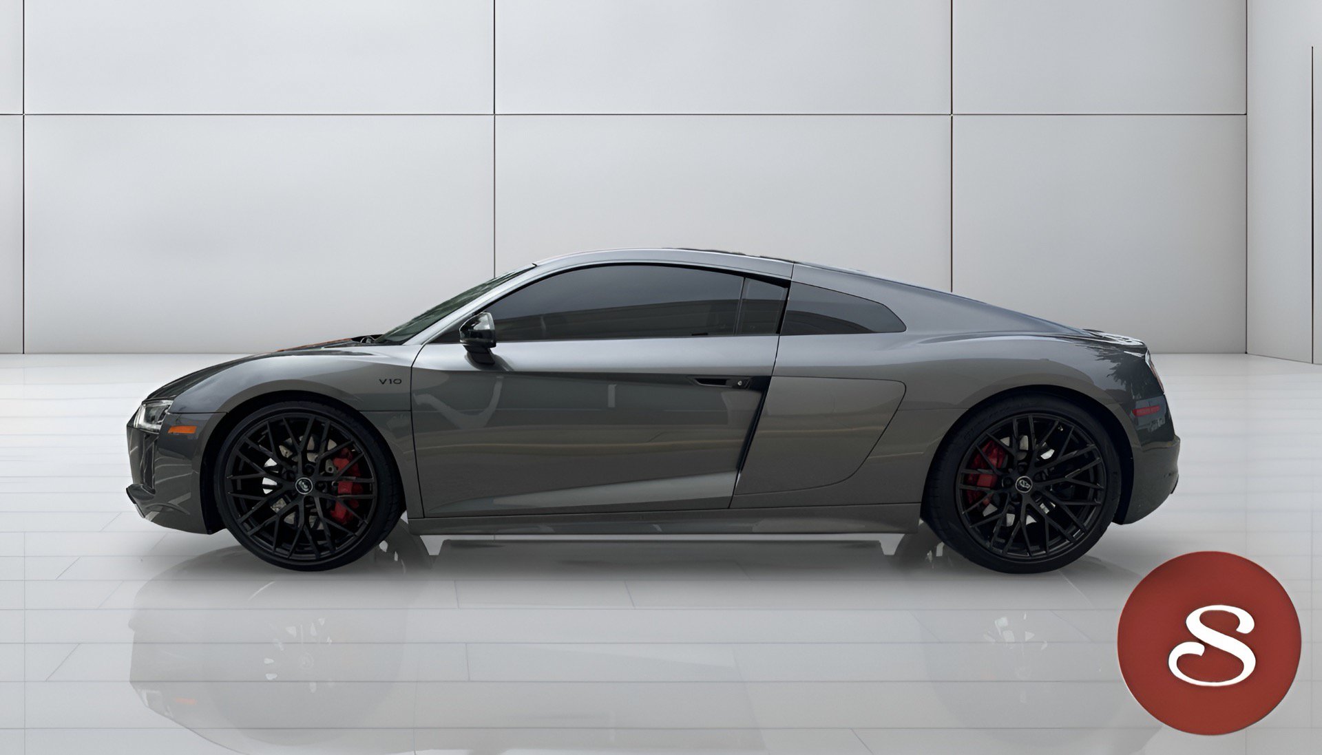 Used 2018 Audi R8 V10 w/ Premium Package RWD image 2