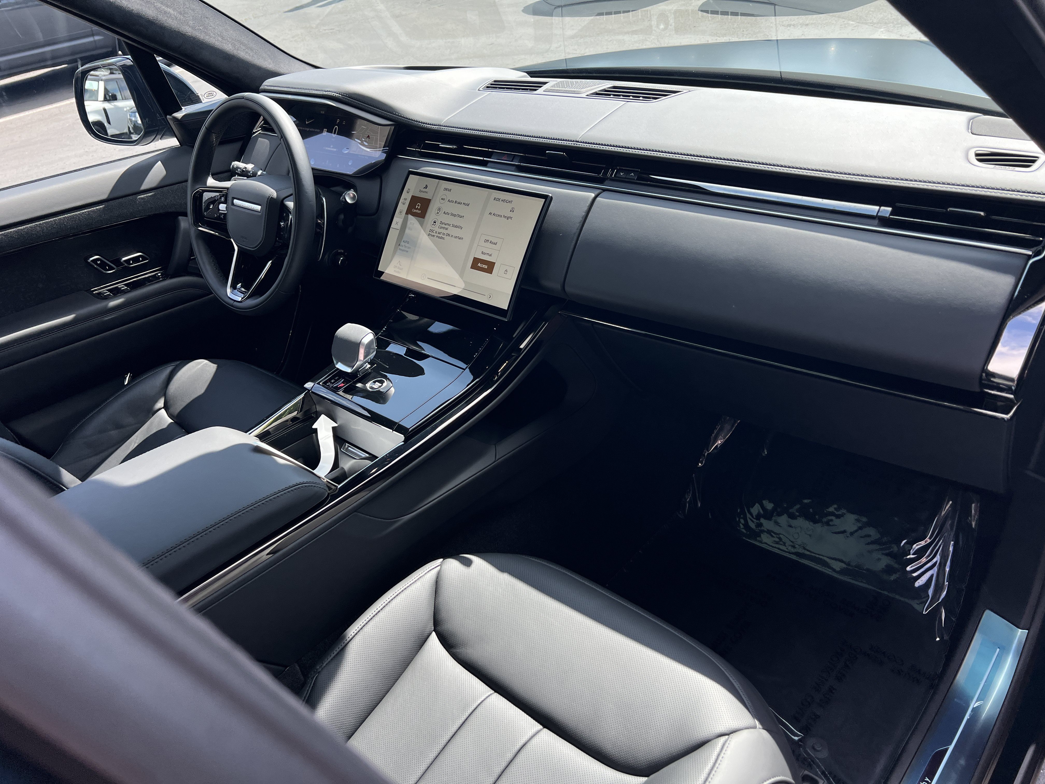 New 2025 Land Rover Range Rover Sport Autobiography AWD/4WD image 11
