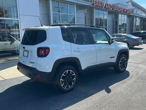 Used 2023 Jeep Renegade Trailhawk AWD/4WD image 3