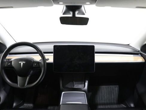 Used 2021 Tesla Model Y Long Range image 13