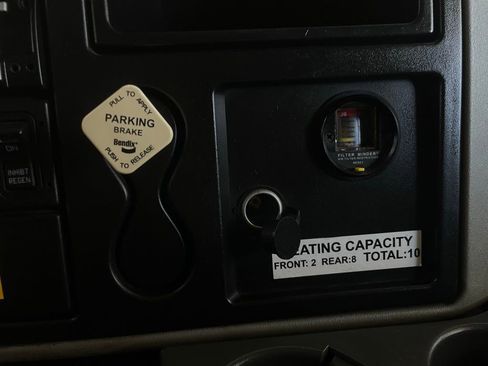 Used 2018 Chevrolet Express 2500 Work Van w/ Driver Convenience Package image 39