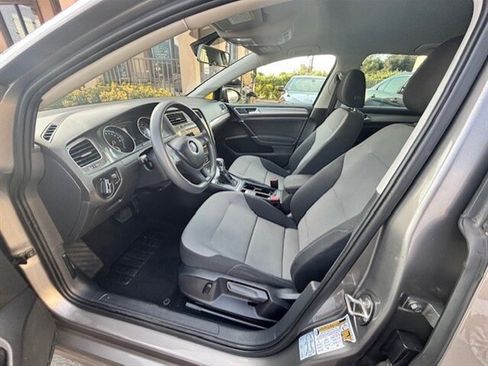 Used 2016 Volkswagen e-Golf SE w/ DC Fast Charging Package image 15