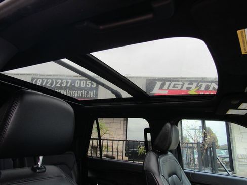 Used 2021 Ford Expedition Max Limited image 8