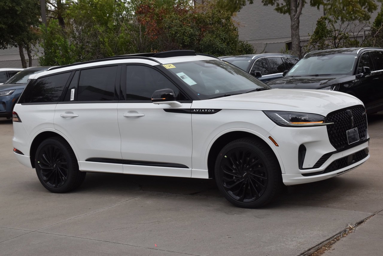 New 2027 Lincoln Aviator Reserve AWD/4WD image 4