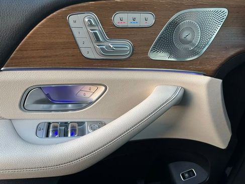 Used 2022 Mercedes-Benz GLS 450 4MATIC image 15