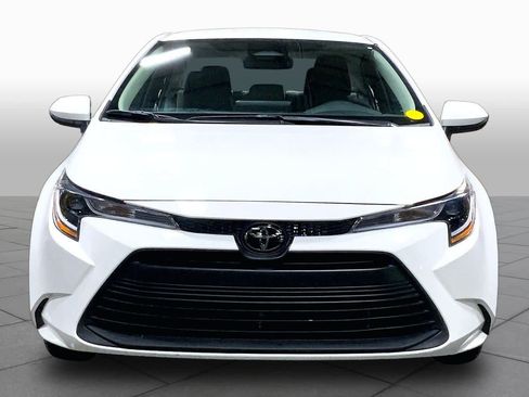 Used 2024 Toyota Corolla LE FWD image 4