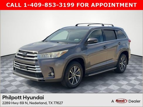 Used 2017 Toyota Highlander XLE FWD image 1