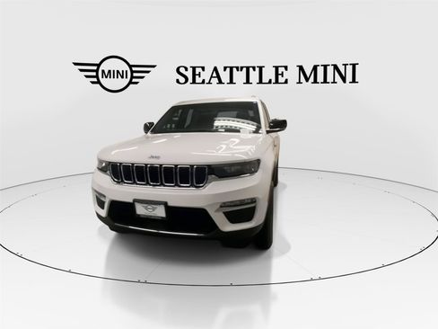 Used 2024 Jeep Grand Cherokee Limited 4xe AWD/4WD image 4