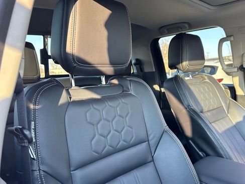 Used 2024 Nissan Frontier SL w/ Technology Package image 25