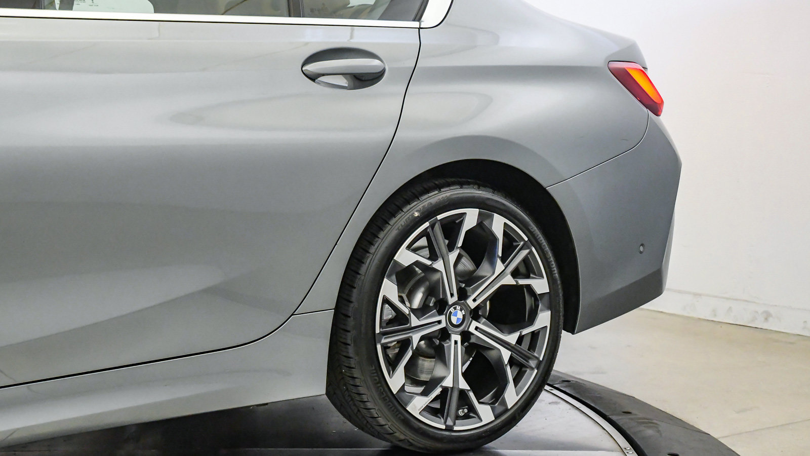 Used 2026 BMW 330i Sedan w/ Premium Package RWD image 11