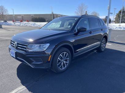 Used 2018 Volkswagen Tiguan SE w/ Panoramic Sunroof Package