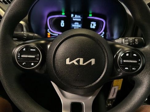 Used 2025 Kia Soul LX FWD image 34