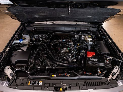 Used 2024 Ford Bronco Badlands image 28