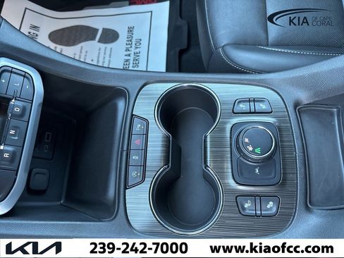 Used 2021 GMC Acadia SLT image 23