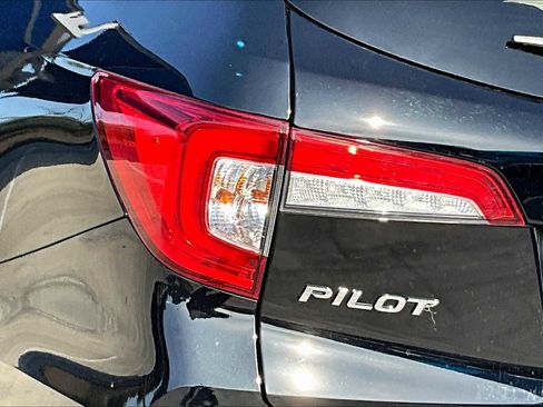 Used 2022 Honda Pilot Elite image 28