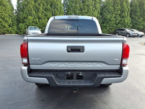 Used 2023 Toyota Tacoma SR5 w/ Technology Package AWD/4WD image 4