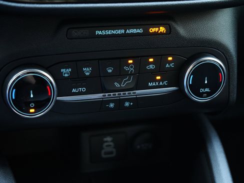 Used 2025 Ford Escape ST-Line image 33