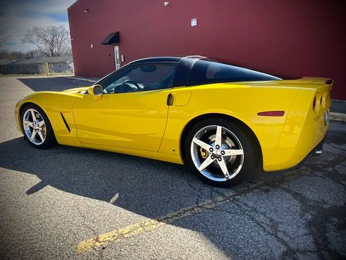 Used 2007 Chevrolet Corvette Coupe w/ Preferred Equipment Group image 3