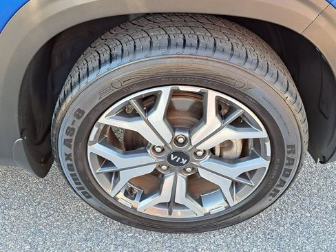 Used 2021 Kia Seltos EX image 32