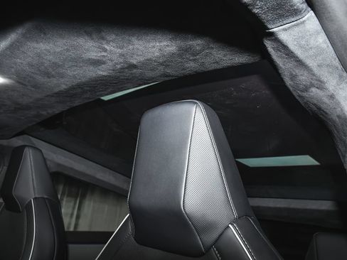 Used 2025 Tesla Cybertruck AWD Crew Cab image 48