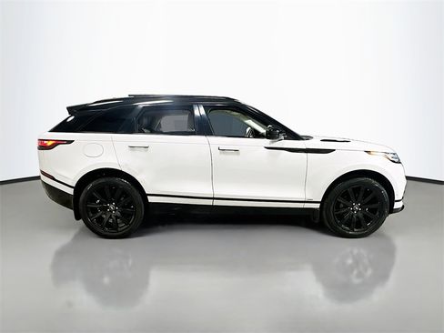 Used 2019 Land Rover Range Rover Velar R-Dynamic SE image 9