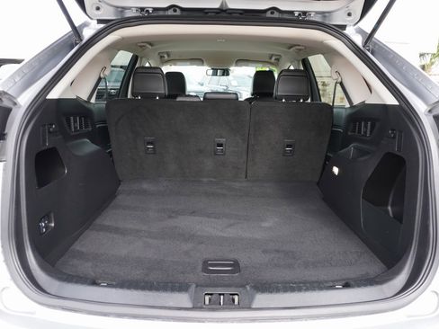 Certified 2024 Ford Edge SEL image 22