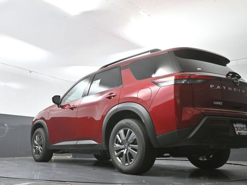 Used 2025 Nissan Pathfinder SV FWD image 51