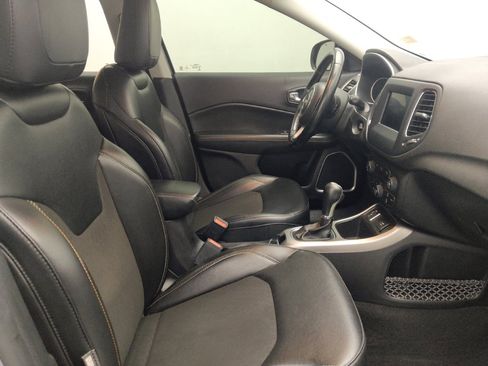 Used 2020 Jeep Compass Latitude FWD image 21