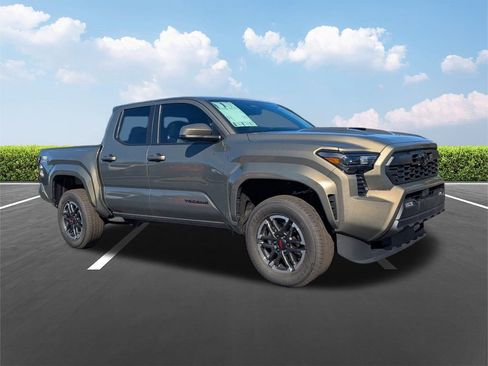New 2026 Toyota Tacoma TRD Sport image 2