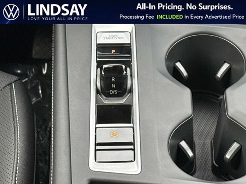 Used 2024 Volkswagen Atlas SE AWD/4WD image 18