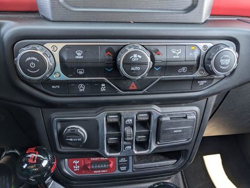 Used 2021 Jeep Gladiator Rubicon w/ LED Lighting Group image 32