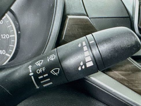 Used 2023 Nissan Altima 2.5 SV FWD image 14
