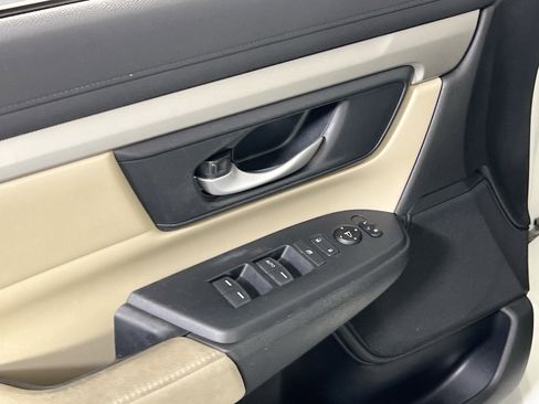 Used 2017 Honda CR-V LX image 17