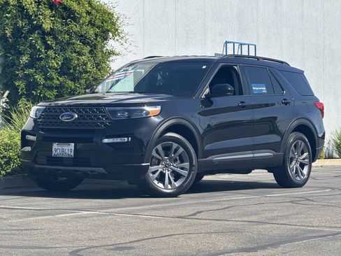 Used 2022 Ford Explorer XLT w/ Equipment Group 202A image 37
