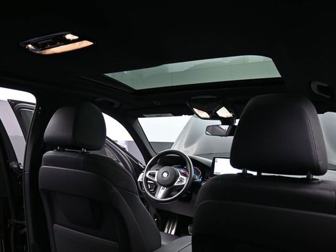 Used 2023 BMW 540i xDrive w/ Executive Package image 19