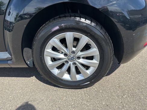 Used 2013 Volkswagen Beetle 2.5 FWD image 6