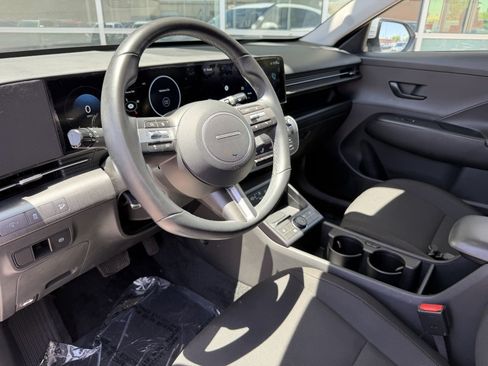 Used 2025 Hyundai Kona SEL AWD/4WD image 31