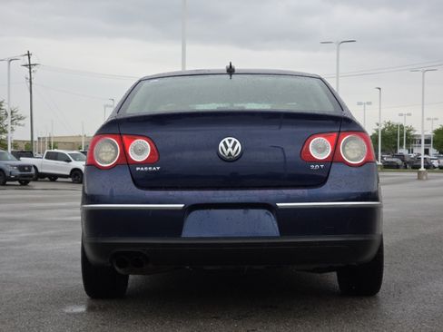 Used 2006 Volkswagen Passat 2.0T FWD image 14
