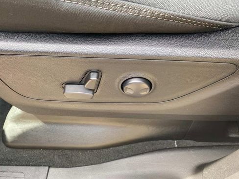 Used 2022 RAM 1500 Big Horn AWD/4WD image 14