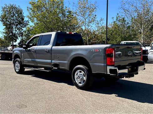 New 2026 Ford F250 XLT w/ XLT Premium Package image 4