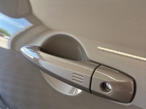 Certified 2024 Nissan Pathfinder Platinum FWD image 4