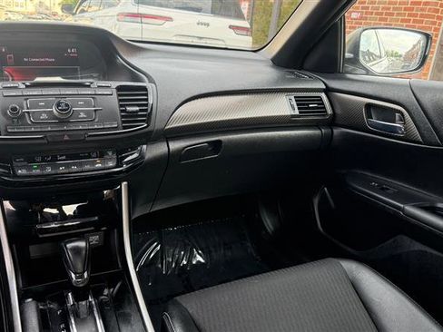 Used 2017 Honda Accord Sport image 24