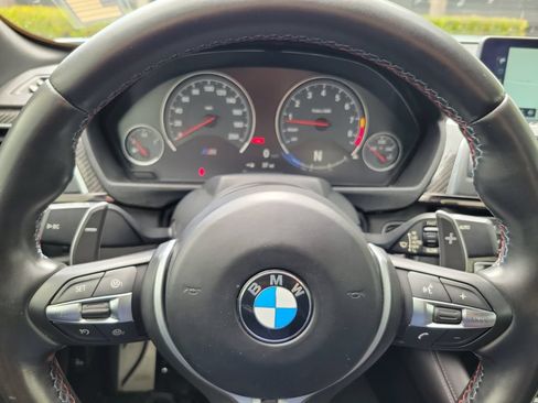 Used 2018 BMW M4 Convertible RWD image 17