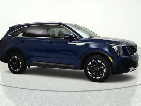 Used 2024 Kia Sorento S w/ Panoramic Sunroof Package AWD/4WD image 8