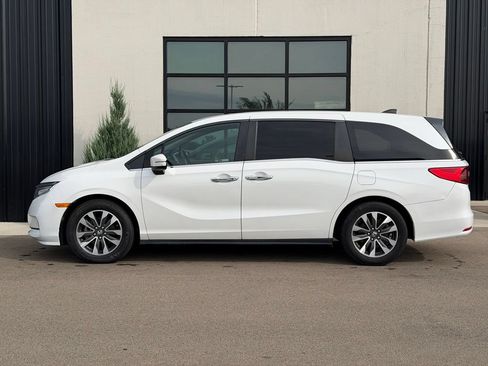 Used 2021 Honda Odyssey EX-L image 2