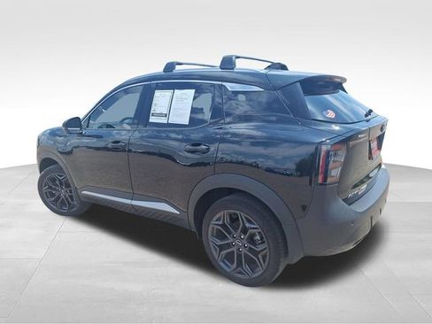 Certified 2025 Nissan Kicks SR FWD image 6