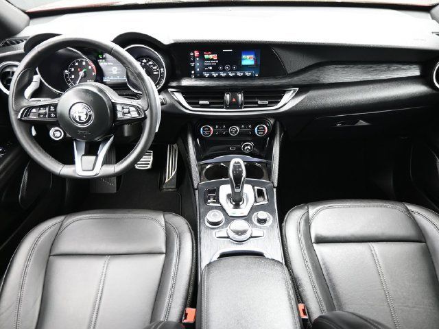 Used 2023 Alfa Romeo Stelvio Sprint AWD/4WD image 17